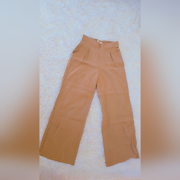 Brand new brown, wide leg, dress pants in US 8. 6 can wear it (not stretchy). - Picture 4 of 4